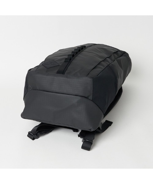 J.LINDEBERG(ジェイリンドバーグ)の「J.LINDEBERG(ジェイリンドバーグ)軽量防水バックパック(トートバッグ・メンズ・ブラック・99)」の13枚目の写真