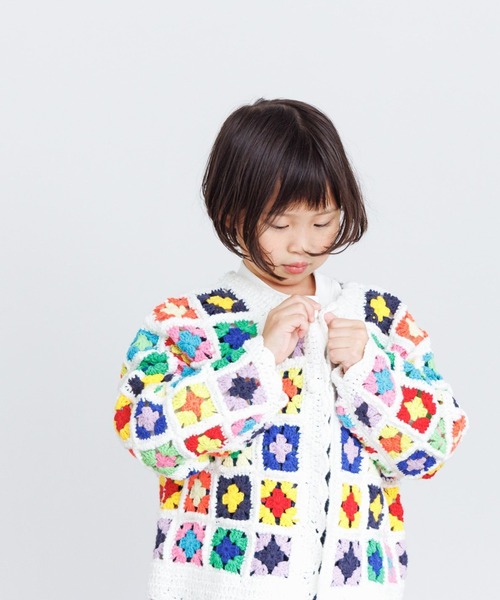 LOWRYS FARM（ローリーズファーム）の「ハンドクロシェニットカーデ　967941（カーディガン/ボレロ・キッズ・ホワイト/ブラック/ホワイト系その他・110cm/120cm/130cm/140cm/150cm）」の4枚目の写真