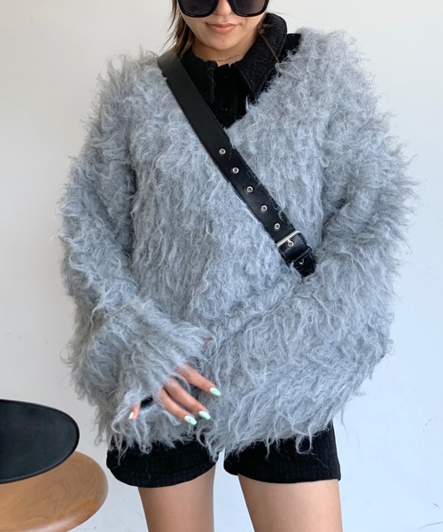 SHAGGIE（シャギー）の「ウール深Vネックシャギーオーバーニット（ニット/セーター・レディース・ブラック/グレー/ピンク/ブルー・FREE）」の6枚目の写真