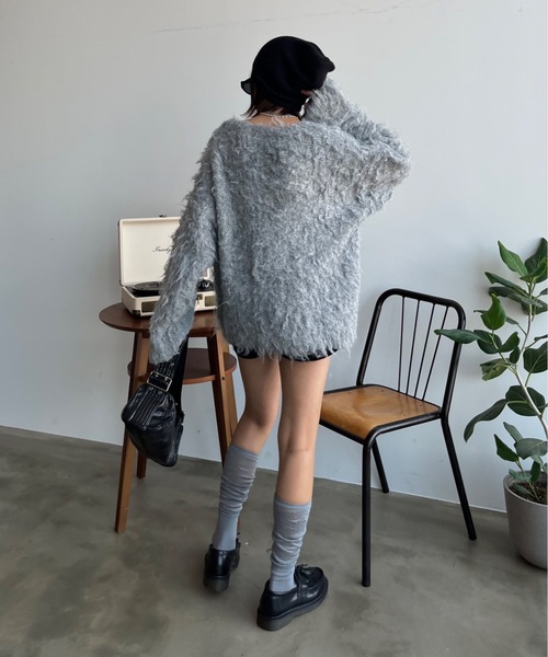 SHAGGIE（シャギー）の「ウール深Vネックシャギーオーバーニット（ニット/セーター・レディース・ブラック/グレー/ピンク/ブルー・FREE）」の20枚目の写真