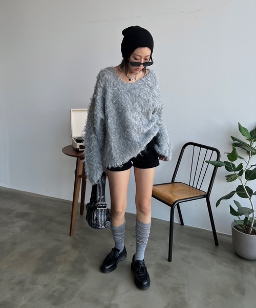 SHAGGIE（シャギー）の「ウール深Vネックシャギーオーバーニット（ニット/セーター・レディース・ブラック/グレー/ピンク/ブルー・FREE）」の21枚目の写真