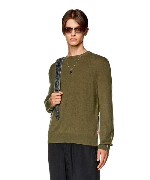 DIESEL（ディーゼル）の「メンズ ニット レギュラーフィット ウール カシミア（ニット/セーター・メンズ・カーキ/ブラック・LARGE/SMALL/MEDIUM/X-LARGE/X-SMALL/XX-LARGE）」の10枚目の写真