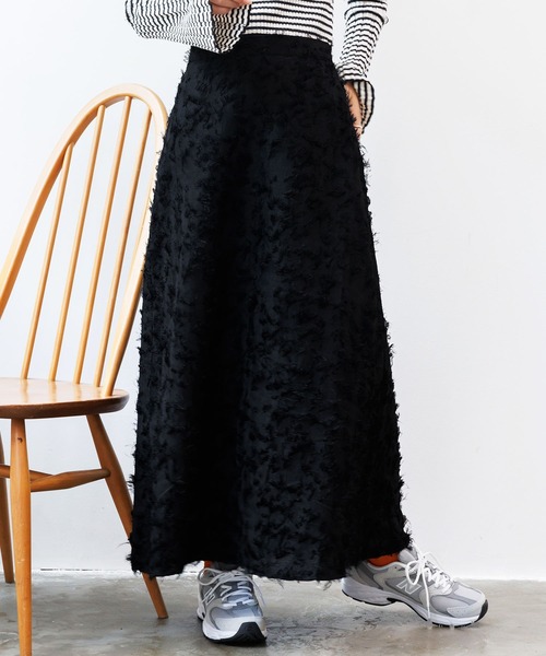 mili an deni（ミリアンデニ）の「フリンジAラインスカート（スカート・レディース・オフホワイト/ピンクベージュ/ブラック・M）」の3枚目の写真