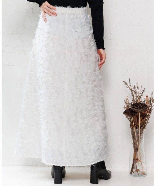 mili an deni（ミリアンデニ）の「フリンジAラインスカート（スカート・レディース・オフホワイト/ピンクベージュ/ブラック・M）」の4枚目の写真