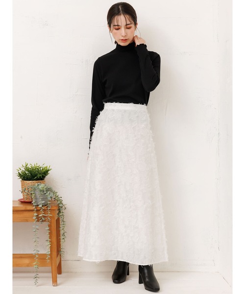 mili an deni（ミリアンデニ）の「フリンジAラインスカート（スカート・レディース・オフホワイト/ピンクベージュ/ブラック・M）」の6枚目の写真