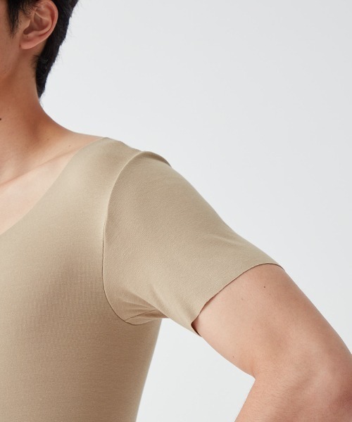in.T(インティー)の「Tシャツ専用インナー『in.T(インティー)』クルーネックTシャツ 3分袖(インナーウェア/肌着・メンズ・ライトベージュ/ブラック・MEDIUM/LARGE/X-LARGE)」の10枚目の写真