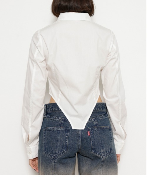 LAGUA GEM(ラグアジェム)の「CURVE CUT シャツ(Tシャツ/カットソー・レディース・ブラック/ホワイト・FREE)」の11枚目の写真