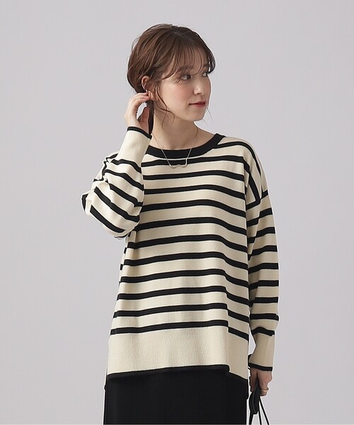 SHOO・LA・RUE(シューラルー)の「◆インしない派さんにも カシミヤライク ドロップショルダーニット(ニット/セーター・レディース・ライトグレー/ピンク系/ブラック/アイボリー系2/イエロー系2・00)」の4枚目の写真