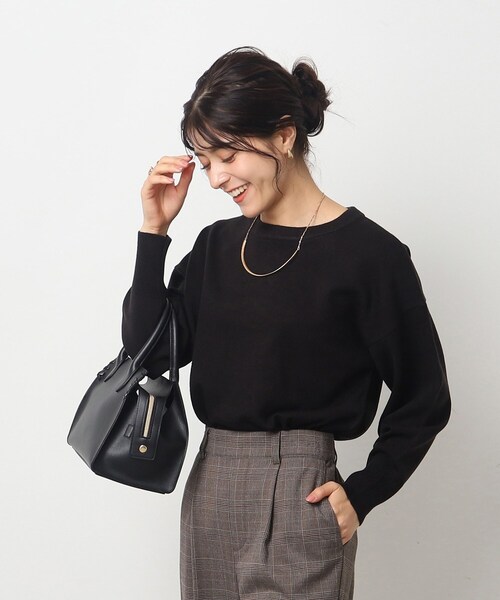 SHOO・LA・RUE(シューラルー)の「◆インしない派さんにも カシミヤライク ドロップショルダーニット(ニット/セーター・レディース・ライトグレー/ピンク系/ブラック/アイボリー系2/イエロー系2・00)」の2枚目の写真