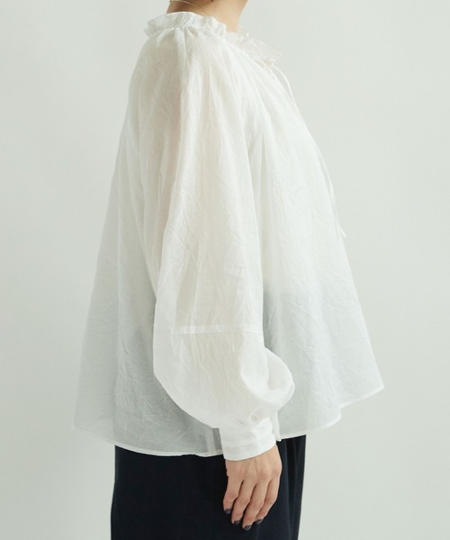 yuni(ユニ )の「●キャッワッシャー2WAYギャザーカラーショートブラウス 1701BL001241(シャツ/ブラウス・レディース・ホワイト/グリーン/サックスブルー/ブラック・FREE)」の18枚目の写真