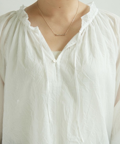 yuni(ユニ )の「●キャッワッシャー2WAYギャザーカラーショートブラウス 1701BL001241(シャツ/ブラウス・レディース・ホワイト/グリーン/サックスブルー/ブラック・FREE)」の20枚目の写真