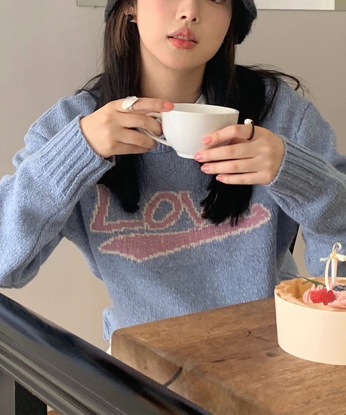 LYEON（リヨン）の「Loveジャガードニットプルオーバー（ニット/セーター・レディース・ブルー/グレー・FREE）」の3枚目の写真