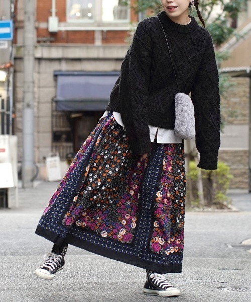 ヒス DIZZY＆MILKY柄 プリーツロングスカート VIXEN GIRL 黒 ヒス DIZZY＆MILKY柄 プリーツロングスカート VIXEN GIRL 黒