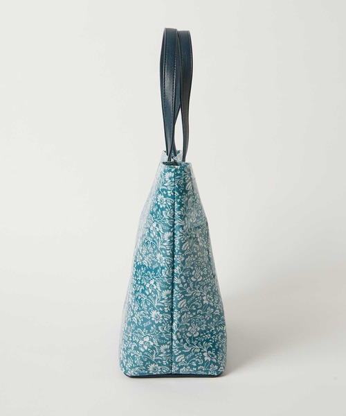 KATHARINE HAMNETT LONDON （キャサリンハムネットロンドン）の「KATHARINE HAMNETT LONDON/キャサリンハムネットロンドン オリジナル総花柄 横型トートバッグ 83KH15（トートバッグ・レディース・ブルー/ピンク・FREE）」の3枚目の写真