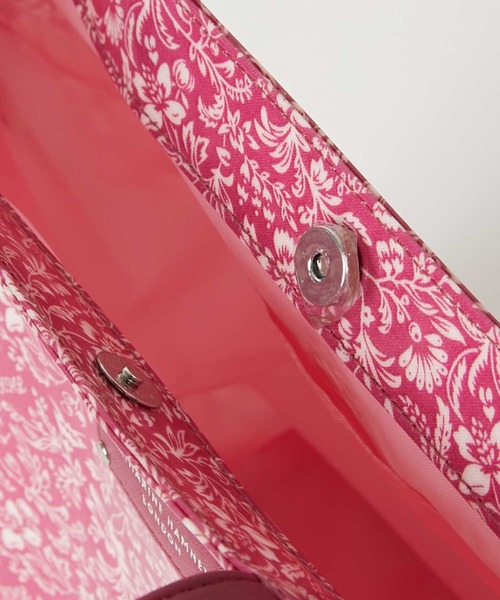 KATHARINE HAMNETT LONDON （キャサリンハムネットロンドン）の「KATHARINE HAMNETT LONDON/キャサリンハムネットロンドン オリジナル総花柄 横型トートバッグ 83KH15（トートバッグ・レディース・ブルー/ピンク・FREE）」の14枚目の写真