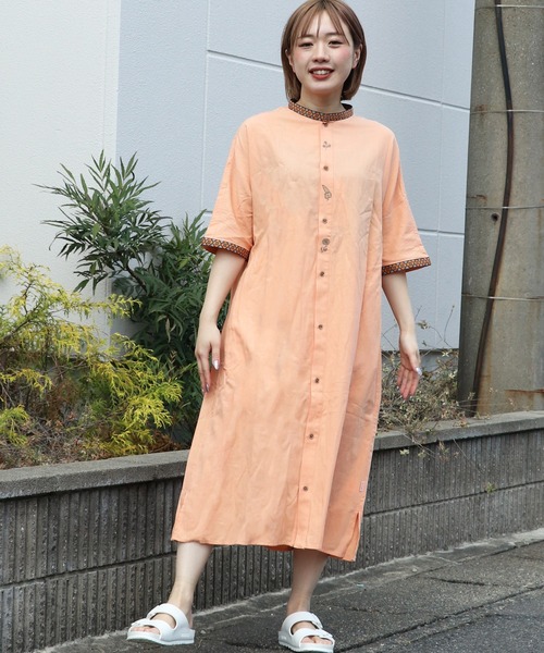 KRIFF MAYER Lady's Collection(クリフメイヤーレディースコレクション)の「チロリアンモモンガシャツワンピ(シャツワンピース・レディース・オレンジ/ネイビー/ライトグリーン/カラフル/オフホワイト・MEDIUM/LARGE)」の4枚目の写真