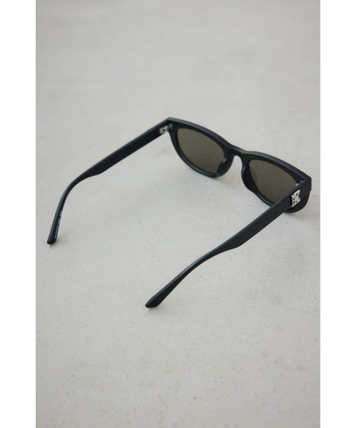 AZUL by moussy（アズールバイマウジー）の「ロゴプレートキャットアイウェア（サングラス・メンズ・グレー/ブラック・FREE）」の8枚目の写真