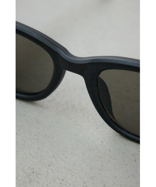 AZUL by moussy（アズールバイマウジー）の「ロゴプレートキャットアイウェア（サングラス・メンズ・グレー/ブラック・FREE）」の11枚目の写真