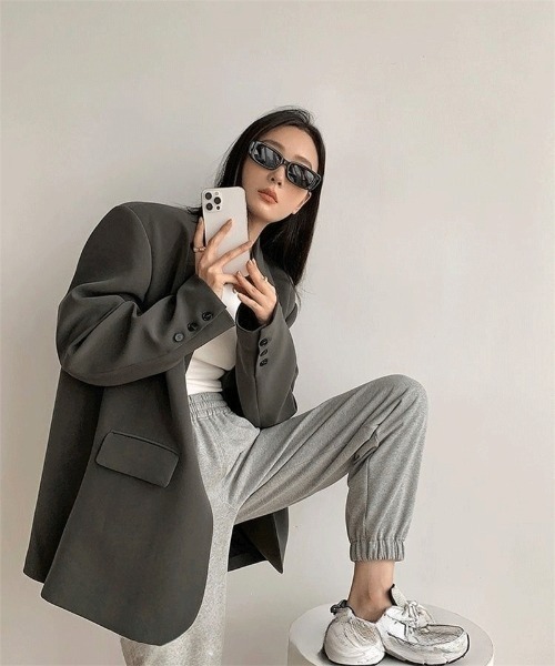 Ritzy(リッツィー)の「オーバーサイズ ワンボタンテーラードジャケット(テーラードジャケット・レディース・ブラック/グレー・M/L)」の4枚目の写真