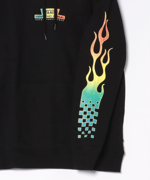 US VANS(ユーエスヴァンズ)の「VANS M GLOW FLAME プルPK VN0A541BBLK(パーカー・メンズ・ブラック・X-SMALL/SMALL)」の13枚目の写真