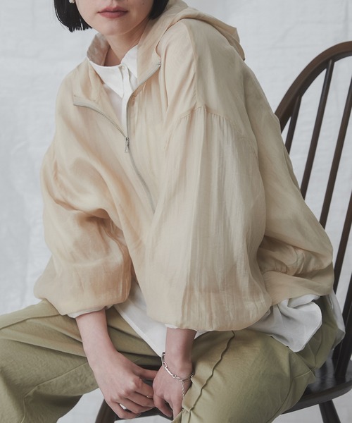 hunch（ハンチ）の「【WEB限定/別注】シアー バルーンスリーブ パーカー（シャツ/ブラウス・レディース・グリーン/ベージュ/ホワイト/ブラック・FREE）」の14枚目の写真