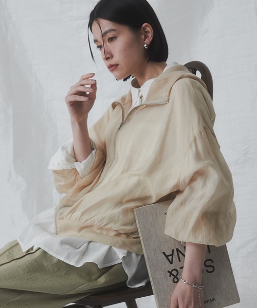 hunch(ハンチ)の「【WEB限定/別注】シアー バルーンスリーブ パーカー(シャツ/ブラウス・レディース・グリーン/ベージュ/ホワイト/ブラック・FREE)」の20枚目の写真