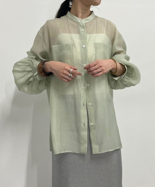 Omekashi（オメカシ）の「バンドカラーシアーシャツ（シャツ/ブラウス・レディース・オフホワイト/ブルー/ベージュ/ライム・FREE）」の4枚目の写真