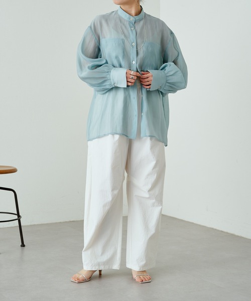 Omekashi（オメカシ）の「バンドカラーシアーシャツ（シャツ/ブラウス・レディース・オフホワイト/ブルー/ベージュ/ライム・FREE）」の5枚目の写真