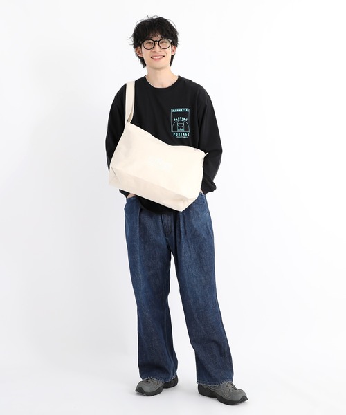 Manhattan Portage(マンハッタンポーテージ)の「Clearview Shoulder Bag Canvas Lite 24(ショルダーバッグ・レディース・ナチュラル/ブルー・MEDIUM)」の2枚目の写真