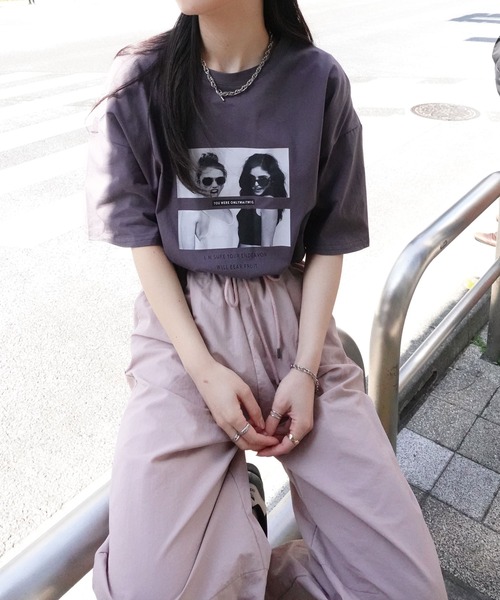 CORNERS（コーナーズ）の「GIRLSプリントTシャツ（Tシャツ/カットソー・レディース・オフホワイト/ブラック/チャコールグレー/ベージュ系その他/グレイッシュベージュ・M）」の6枚目の写真