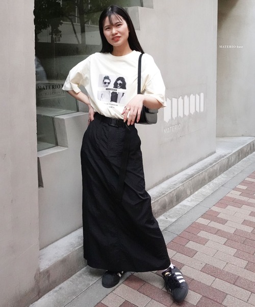 CORNERS（コーナーズ）の「GIRLSプリントTシャツ（Tシャツ/カットソー・レディース・オフホワイト/ブラック/チャコールグレー/ベージュ系その他/グレイッシュベージュ・M）」の9枚目の写真