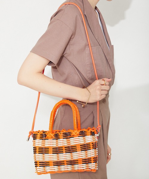 ORiental TRaffic(オリエンタルトラフィック)の「2022春夏新作 メルカドバッグ BA-203(ショルダーバッグ・レディース・オレンジ/レインボー・フリ-)」の4枚目の写真