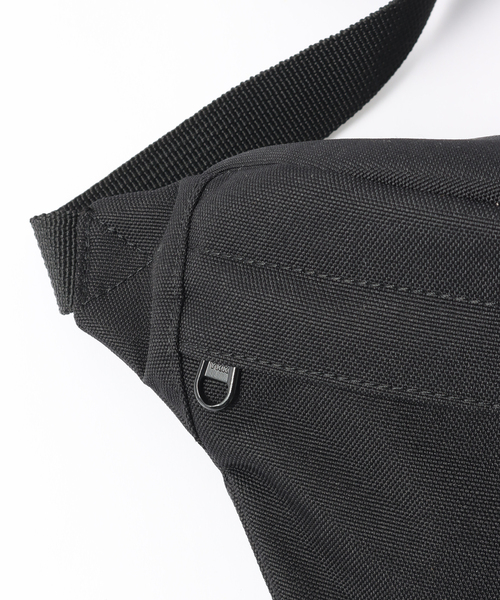 Carhartt WIP(カーハートダブリューアイピー)の「CARHARTT WIP JAKE HIP BAG 1031476(ボディバッグ/ウエストポーチ・メンズ・ダークブルー/モカ/ブラック・FREE)」の6枚目の写真