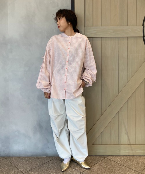 RODEO CROWNS WIDE BOWL（ロデオクラウンズワイドボウル）の「リネン アームリボンシャツ（シャツ/ブラウス・レディース・チャコールグレー/オレンジ系その他/オフホワイト/ブルー系その他・FREE）」の11枚目の写真