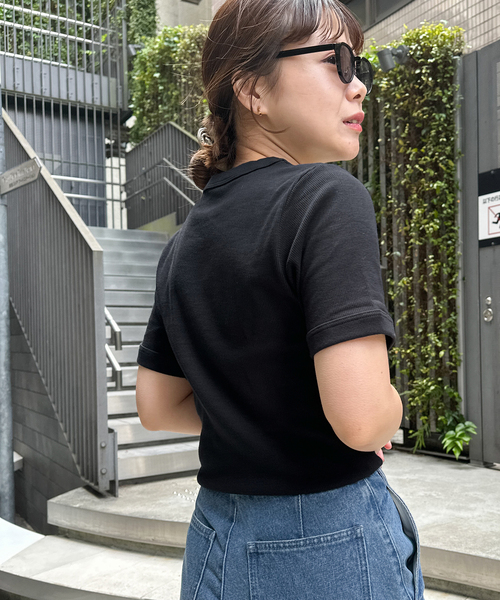 U by SPICK&SPAN(ユーバイスピックアンドスパン)の「【Hanes / ヘインズ】 BEEFYリブクルーネックTシャツ HM1-R103(Tシャツ/カットソー・レディース・ブラック/ホワイト/ライトグレー・FREE)」の4枚目の写真