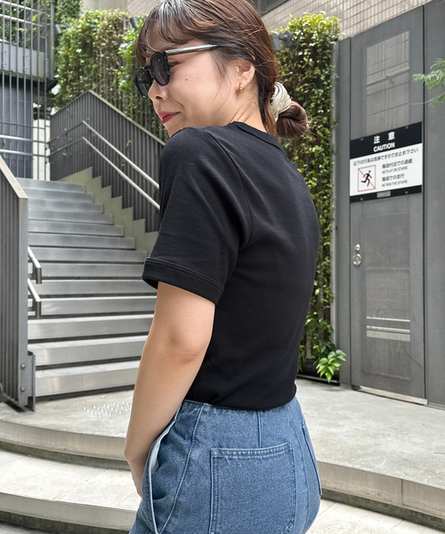 U by SPICK&SPAN(ユーバイスピックアンドスパン)の「【Hanes / ヘインズ】 BEEFYリブクルーネックTシャツ HM1-R103(Tシャツ/カットソー・レディース・ブラック/ホワイト/ライトグレー・FREE)」の6枚目の写真