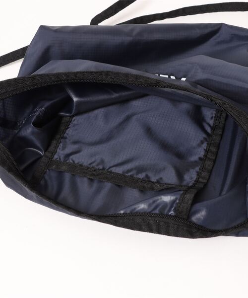 ALAND（エーランド）の「【UNISEX】ALAND／ナイロンムーンBAG（ショルダーバッグ・レディース・ホワイト/ライトグリーン/ネイビー/ブラック/ライトグレー・FREE）」の7枚目の写真