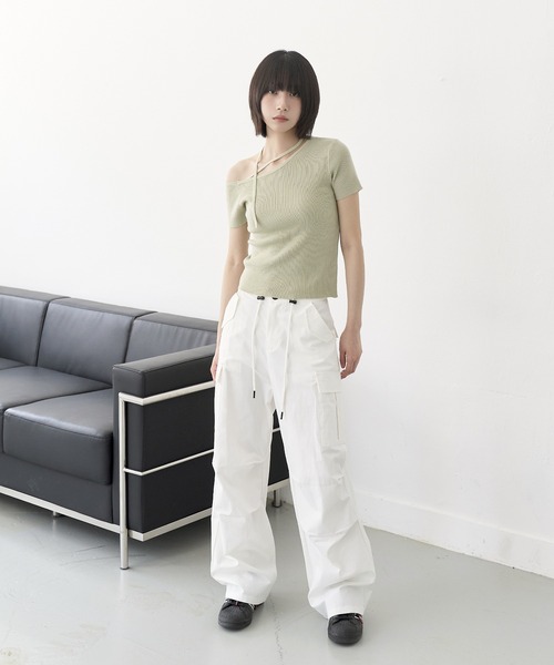 UNE MANSION(ユヌマンション)の「【男女兼用/UNISEX】ウエストストリングケープピンタックカーゴパラシュートパンツ(カーゴパンツ・レディース・ピンク系その他/アイボリー/ブラック・SMALL/LARGE/MEDIUM)」の11枚目の写真