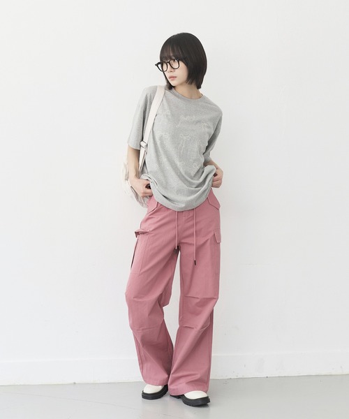 UNE MANSION(ユヌマンション)の「【男女兼用/UNISEX】ウエストストリングケープピンタックカーゴパラシュートパンツ(カーゴパンツ・レディース・ピンク系その他/アイボリー/ブラック・SMALL/LARGE/MEDIUM)」の16枚目の写真