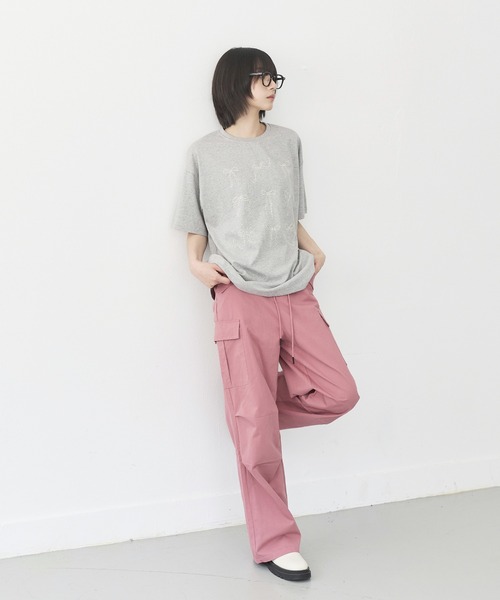 UNE MANSION(ユヌマンション)の「【男女兼用/UNISEX】ウエストストリングケープピンタックカーゴパラシュートパンツ(カーゴパンツ・レディース・ピンク系その他/アイボリー/ブラック・SMALL/LARGE/MEDIUM)」の12枚目の写真