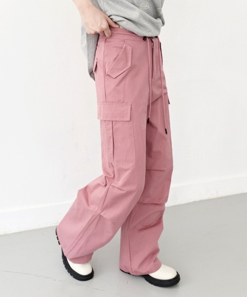 UNE MANSION(ユヌマンション)の「【男女兼用/UNISEX】ウエストストリングケープピンタックカーゴパラシュートパンツ(カーゴパンツ・レディース・ピンク系その他/アイボリー/ブラック・SMALL/LARGE/MEDIUM)」の20枚目の写真