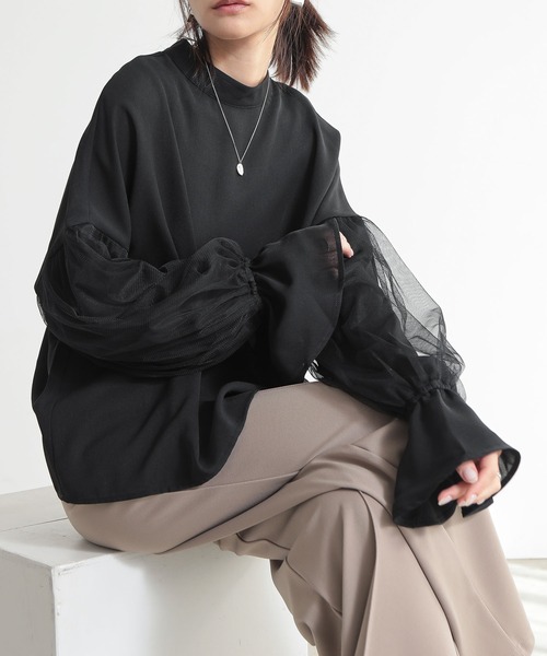 and it_（アンドイット）の「チュールスリーブハイネックブラウス（シャツ/ブラウス・レディース・ブルー/アイボリー/ブラック・M）」の3枚目の写真