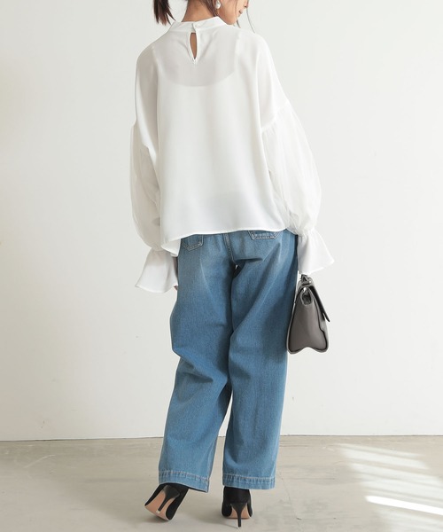 and it_（アンドイット）の「チュールスリーブハイネックブラウス（シャツ/ブラウス・レディース・ブルー/アイボリー/ブラック・M）」の8枚目の写真