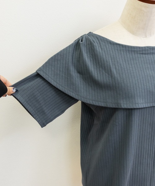 CLETTE(クレット)の「ブローチ付き半袖リブトップス(Tシャツ/カットソー・レディース・ブラック/アイボリー/ブルー・4L/3L/LL)」の7枚目の写真