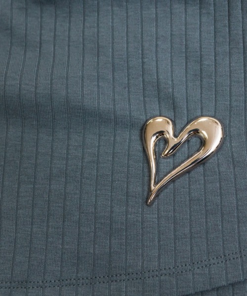 CLETTE(クレット)の「ブローチ付き半袖リブトップス(Tシャツ/カットソー・レディース・ブラック/アイボリー/ブルー・4L/3L/LL)」の9枚目の写真