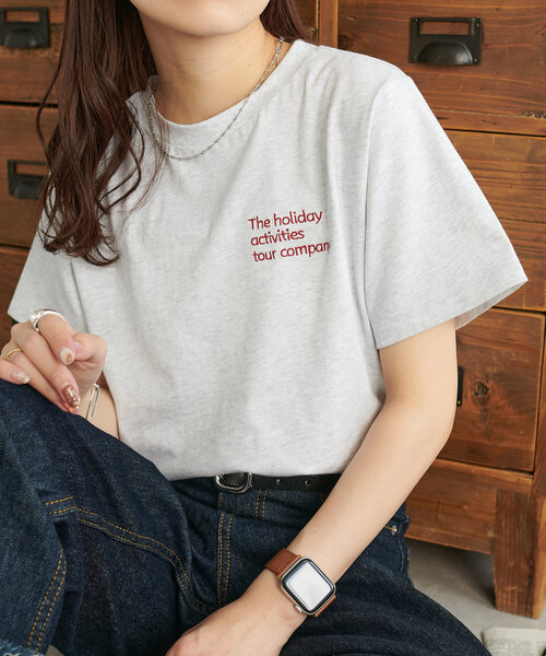 DISCOAT(ディスコート)の「【新色追加】3段ロゴ刺繍ショートTシャツ《WEB限定》(Tシャツ/カットソー・レディース・ホワイト/ピンク/アイボリー/ネイビー/グレー/チャコールグレー/ホワイト系その他/カーキ/イエロー・MEDIUM)」の4枚目の写真
