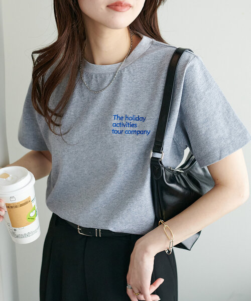 【新品タグ付き】【希少】 d.i.a. 背中スピンドルラメロゴTシャツ Discoat tシャツ 「新色追加」3段ロゴ刺繍ショートTシャツ「WEB