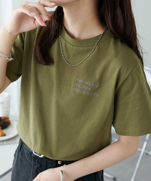 DISCOAT(ディスコート)の「【新色追加】3段ロゴ刺繍ショートTシャツ《WEB限定》(Tシャツ/カットソー・レディース・ホワイト/ピンク/アイボリー/ネイビー/グレー/チャコールグレー/ホワイト系その他/カーキ/イエロー・MEDIUM)」の7枚目の写真
