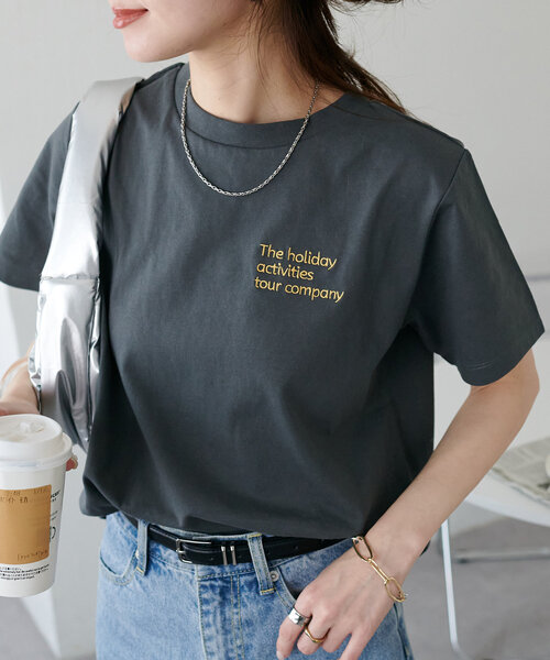 DISCOAT(ディスコート)の「【新色追加】3段ロゴ刺繍ショートTシャツ《WEB限定》(Tシャツ/カットソー・レディース・ホワイト/ピンク/アイボリー/ネイビー/グレー/チャコールグレー/ホワイト系その他/カーキ/イエロー・MEDIUM)」の10枚目の写真