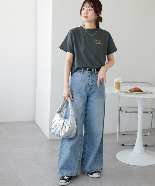 DISCOAT(ディスコート)の「【新色追加】3段ロゴ刺繍ショートTシャツ《WEB限定》(Tシャツ/カットソー・レディース・ホワイト/ピンク/アイボリー/ネイビー/グレー/チャコールグレー/ホワイト系その他/カーキ/イエロー・MEDIUM)」の11枚目の写真